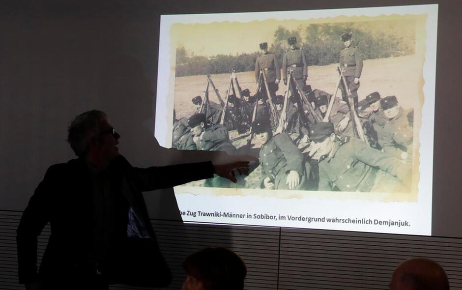 Sobibor, secondo gli storici nelle foto ritrovate del campo di sterminio nazista potrebbe mostrare il crminale  Demjanjuk